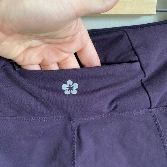 Tuff Athletics Women's Plum Yoga Capri Leggings Size Medium Athletic Pants - Picture 6 of 13